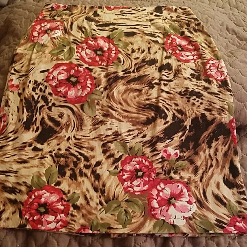 Cato animal/floral pencil skirt